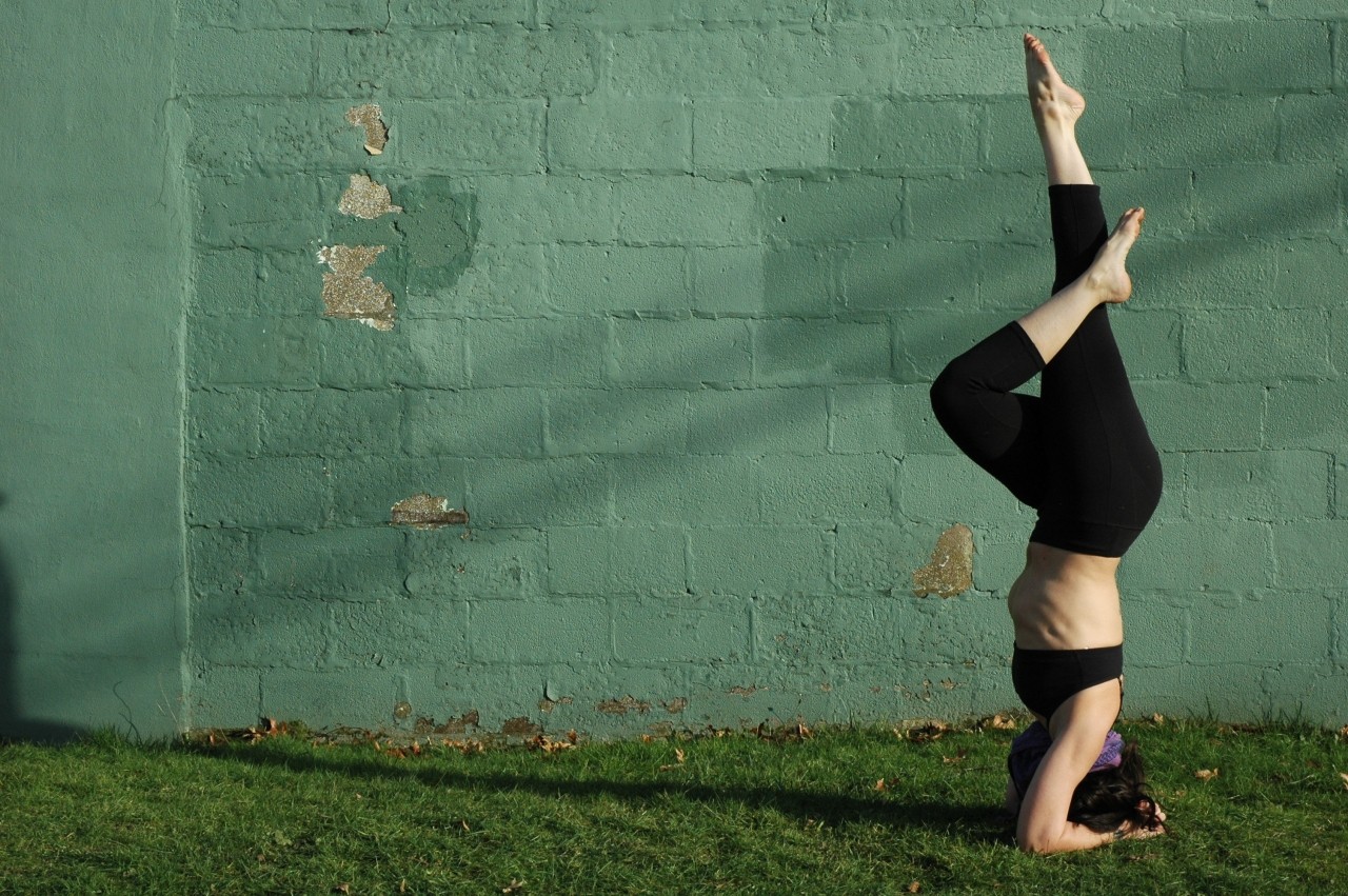 Secuencia yoguini para brazos y abdomen